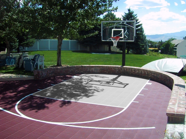 Basketball court with curved edge in burgundy and gray